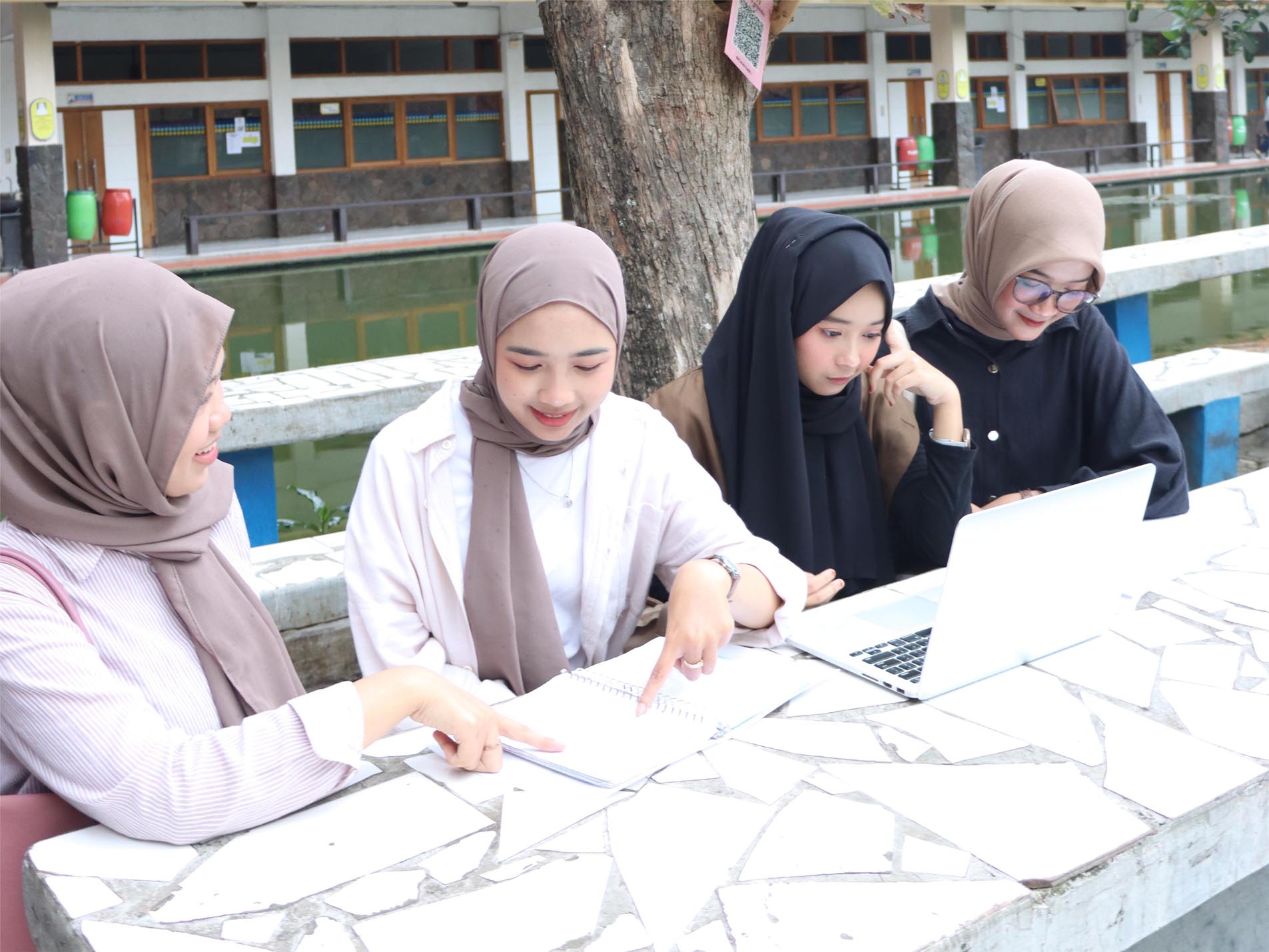 Relasi Kuliah Penting untuk Karier Digital? Apa Saja 6 Strategi Mahasiswa Agar Sukses Lewat Networking?