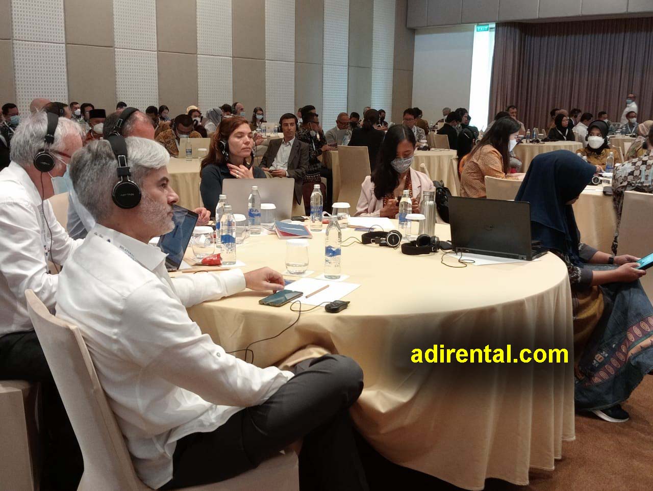 Sewa Alat Interpreter di Jakarta untuk Acara Seminar, Konferensi, dan Meeting Internasional