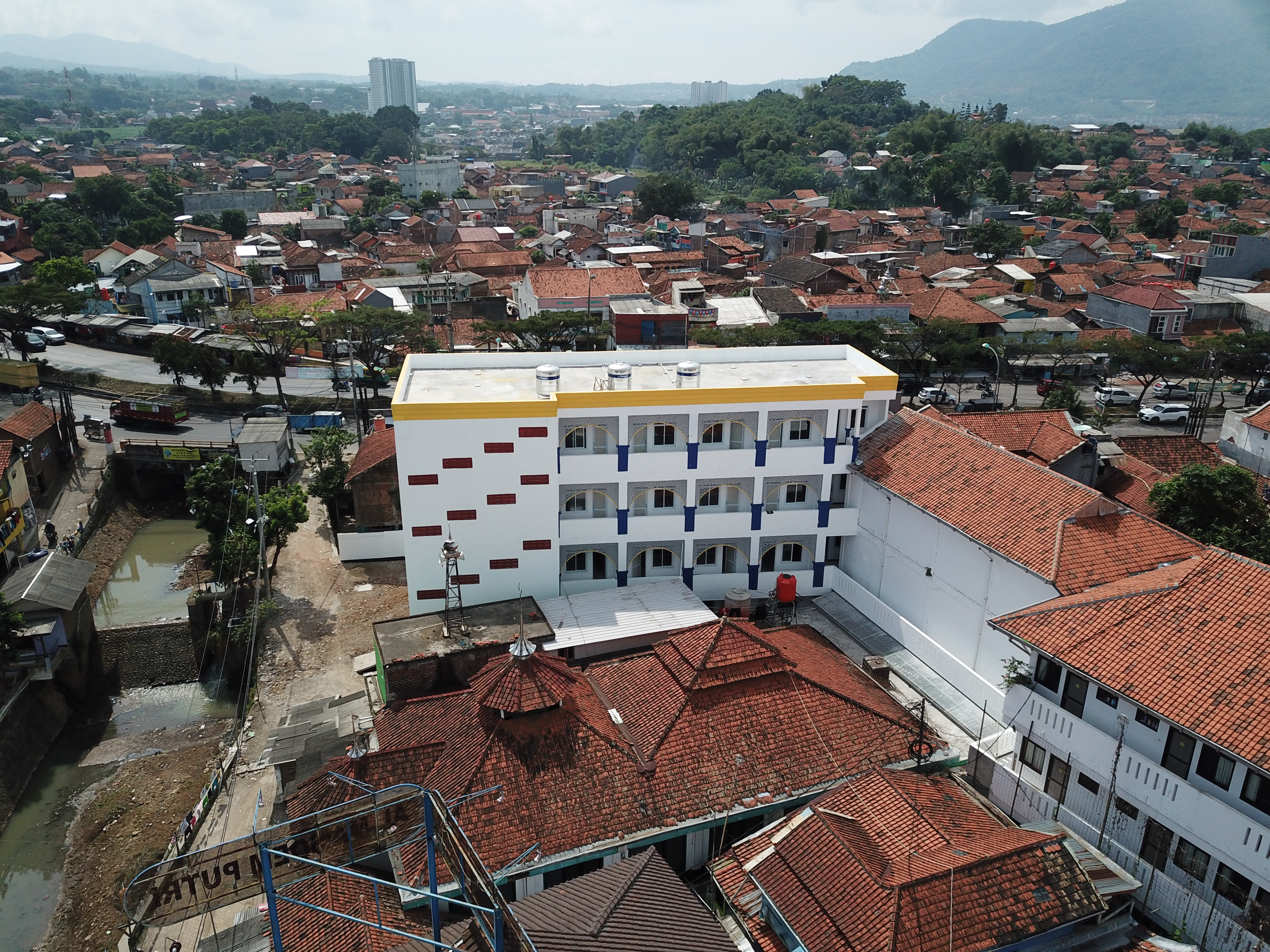 Pesantren dan Boarding School Al Masoem Bandung