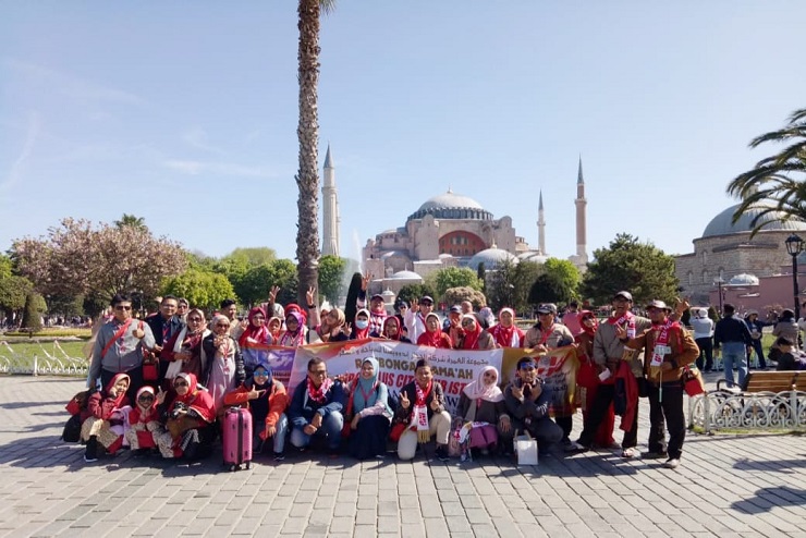 Paket Umroh Plus Turki Terpercaya 2025 Bersama Alhijaz Indowisata