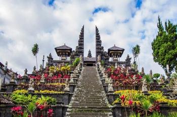 Tips Menggunakan Sewa Mobil Saat Berwisata di Bali
