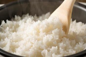 Cara Memasak Nasi untuk Mencegah Tubuh Gemuk